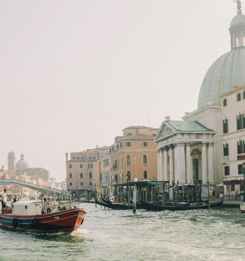 pexels-leeloothefirst-5227440-2