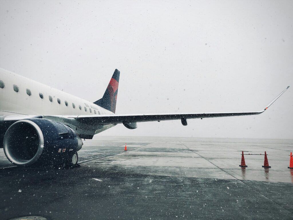 airport flight cancellations weather
