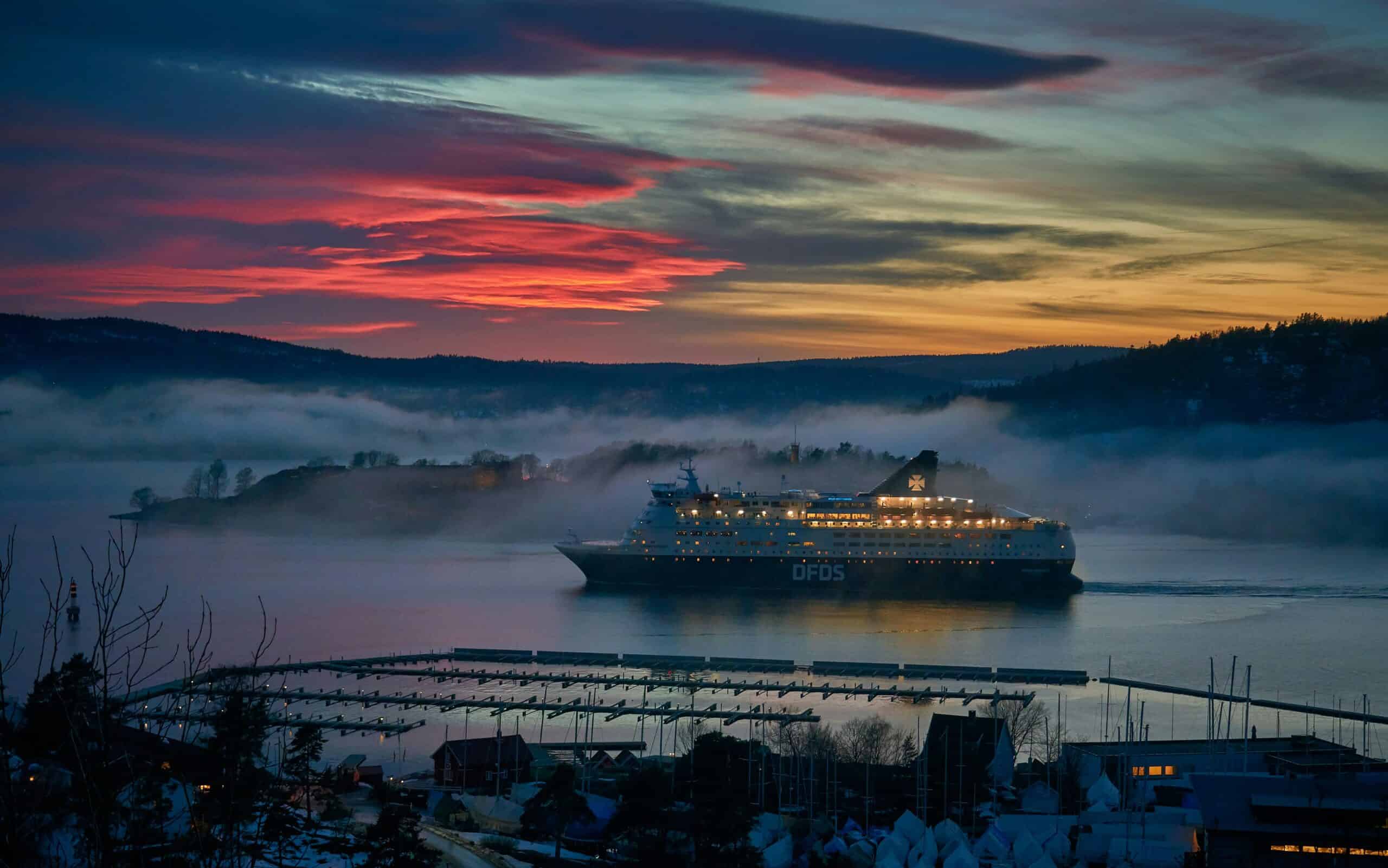 smoke haze coastal port cruise ship”