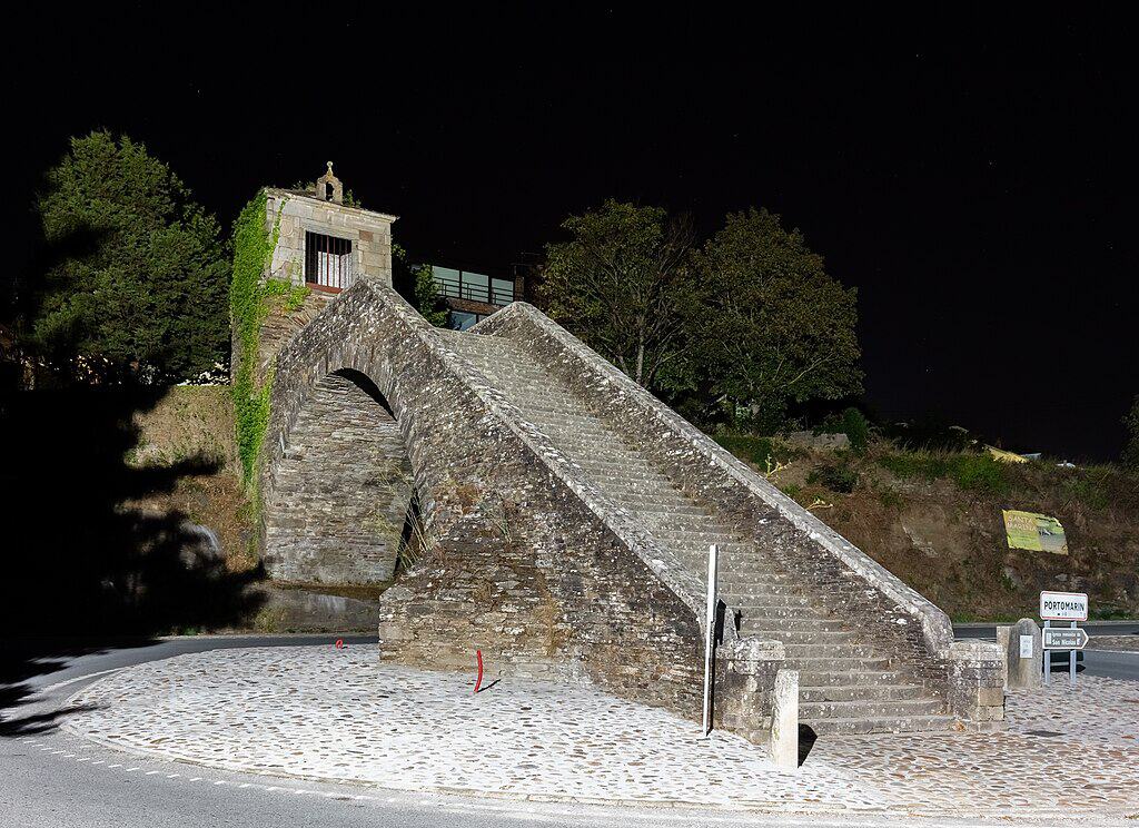 1024px-Capilla_de_las_Nieves,_Puertomarín,_Camino_de_Santiago,_Lugo,_España,_2015-09-19,_DD_18-20_HDR