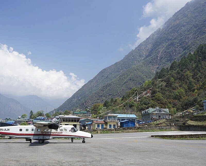 1024px-Lukla_Airport