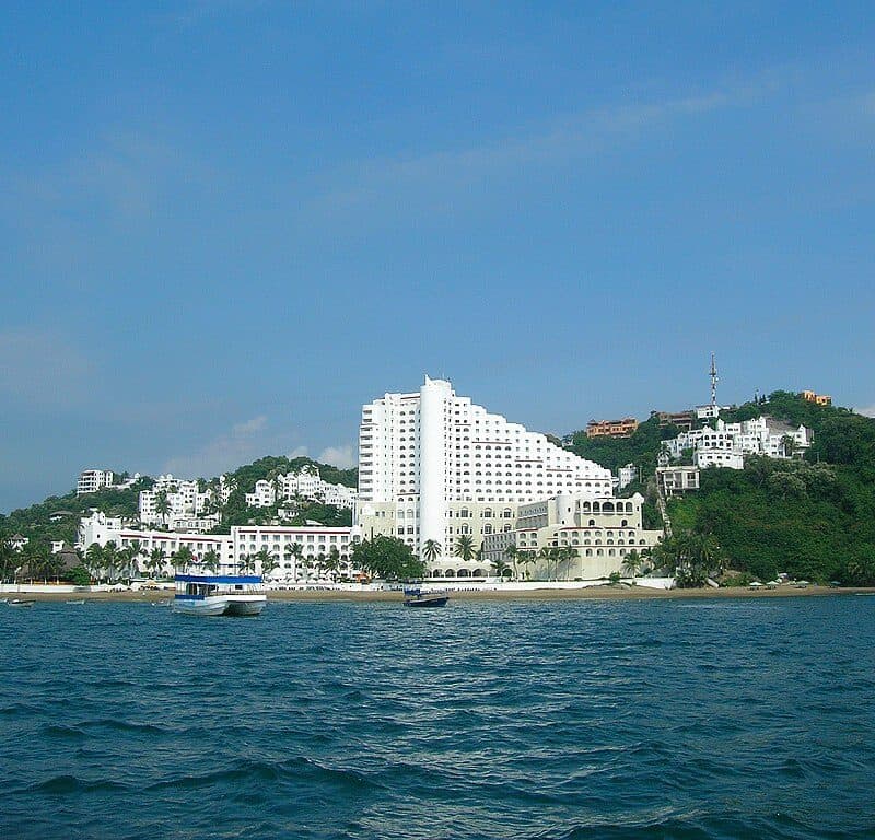 1024px-Manzanillo_-_panoramio