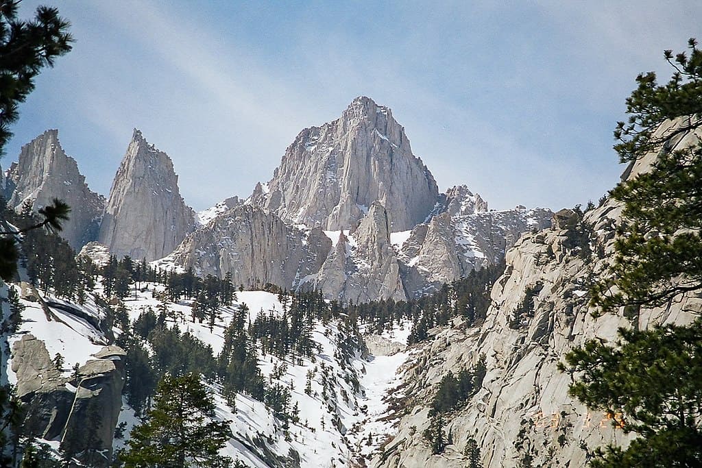 1024px-Mount_Whitney_2003-03-25