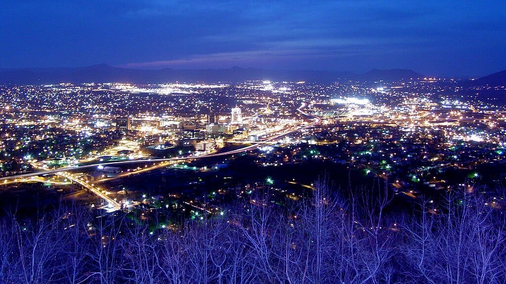 1024px-Roanoke_viewed_from_Mill_Mountain
