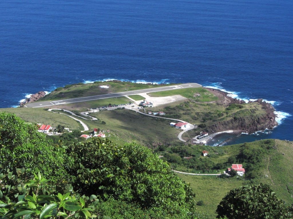 1024px-Saba_Airport,_Most_Dangerous_Airport_in_the_World,_Horizontal_(6550007689)