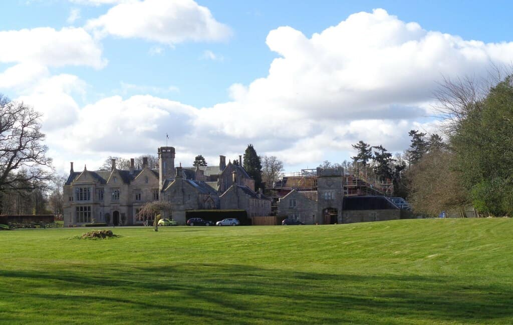 1024px-Schloss_Roxburghe_Hotel_Heiton_-_geograph.org.uk_-_6803019