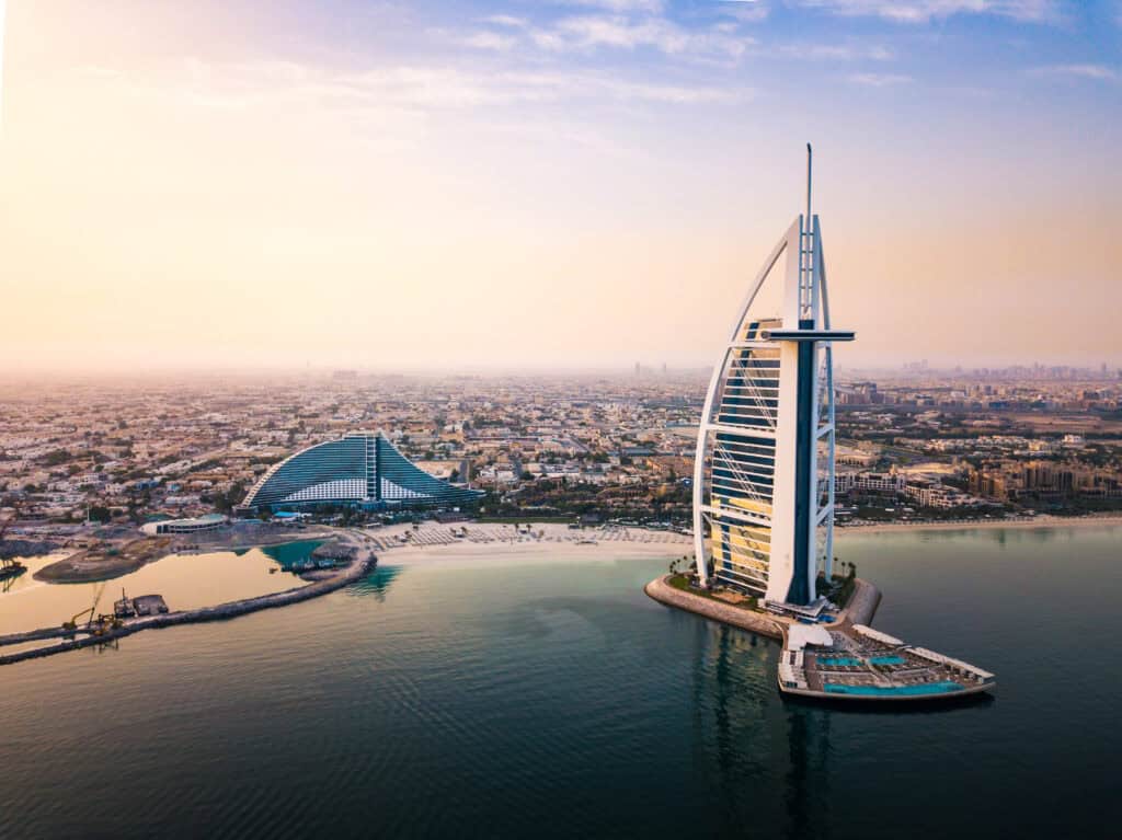 Source: Jumeirah Burj Al Arab overview and positioning as an icon.