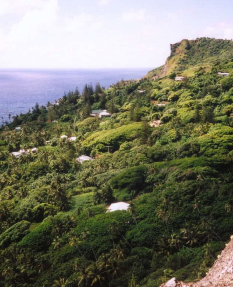 Pitcairn Island supply ship landing