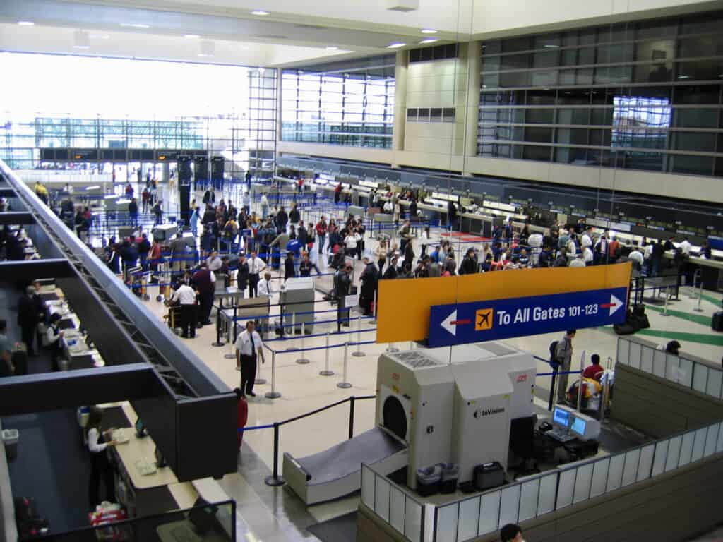 airport terminal fewer passengers