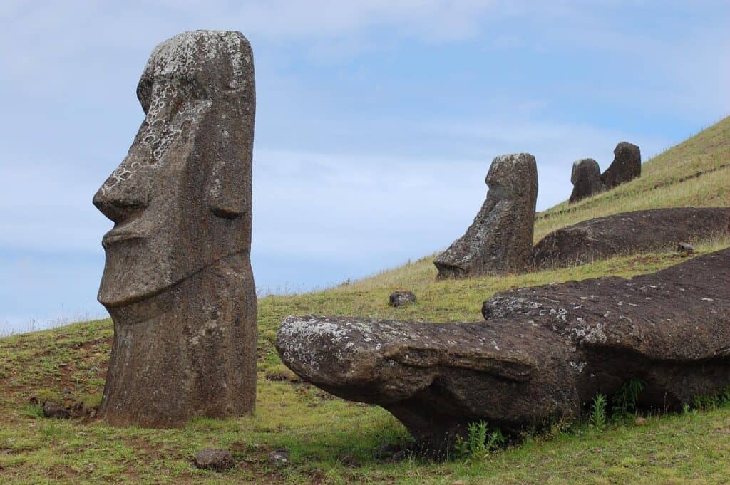 blaxxtock-easter-island-4477489_1280