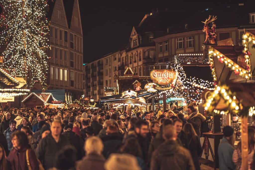 chriswanders-christmas-market-4705877_1280
