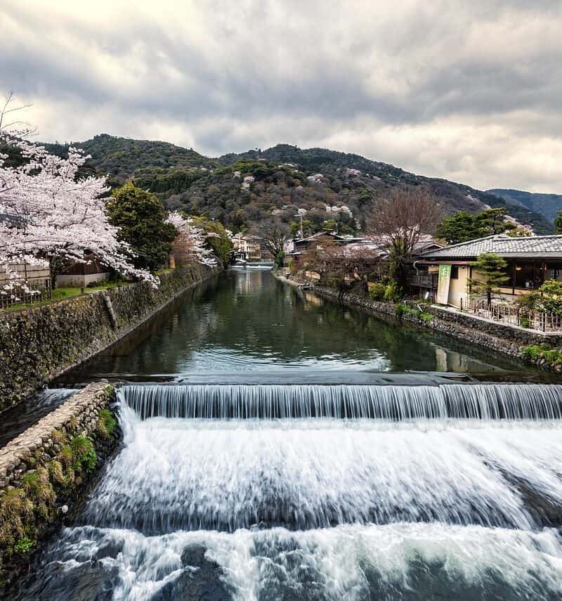 ileoplus-waterfall-6634007_1280