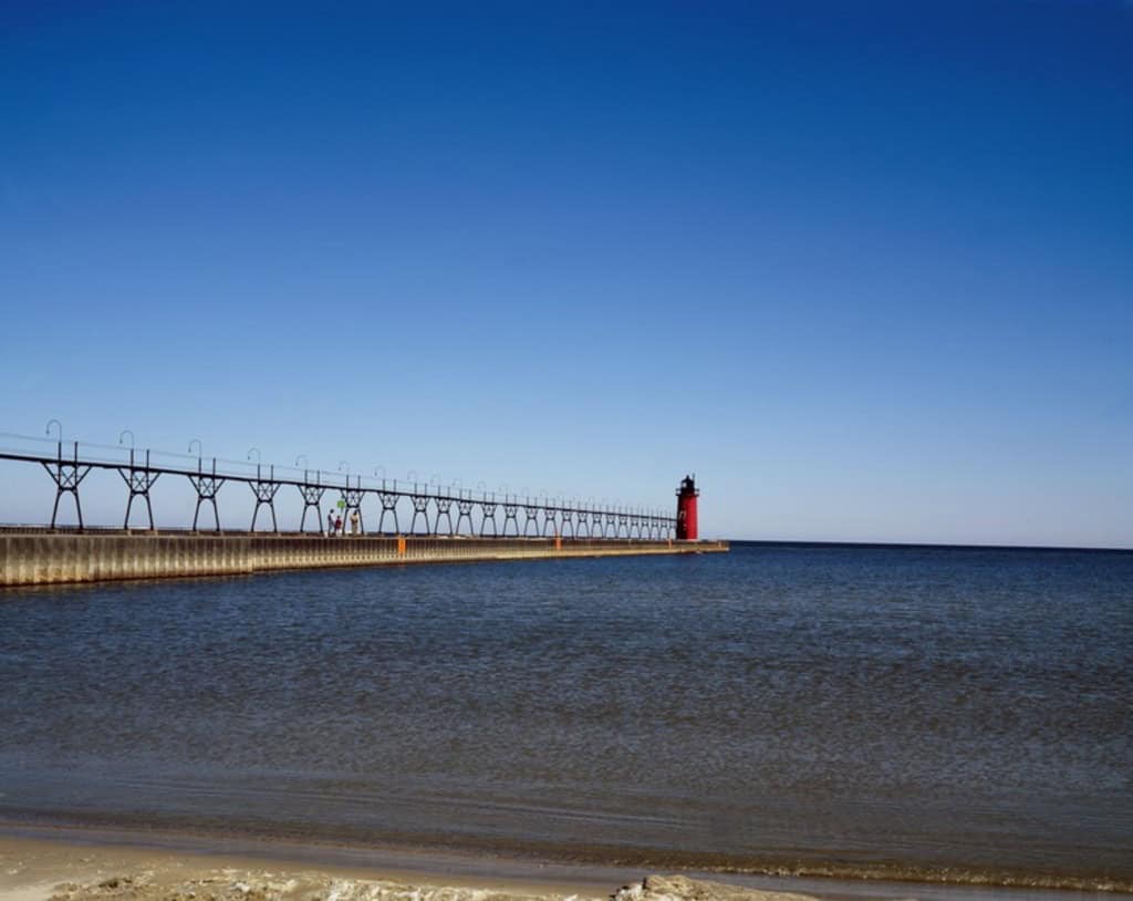 lossy-page1-755px-South_Haven_South_Pierhead_Light_is_a_lighthouse_in_Michigan_LCCN2011630330.tif-2