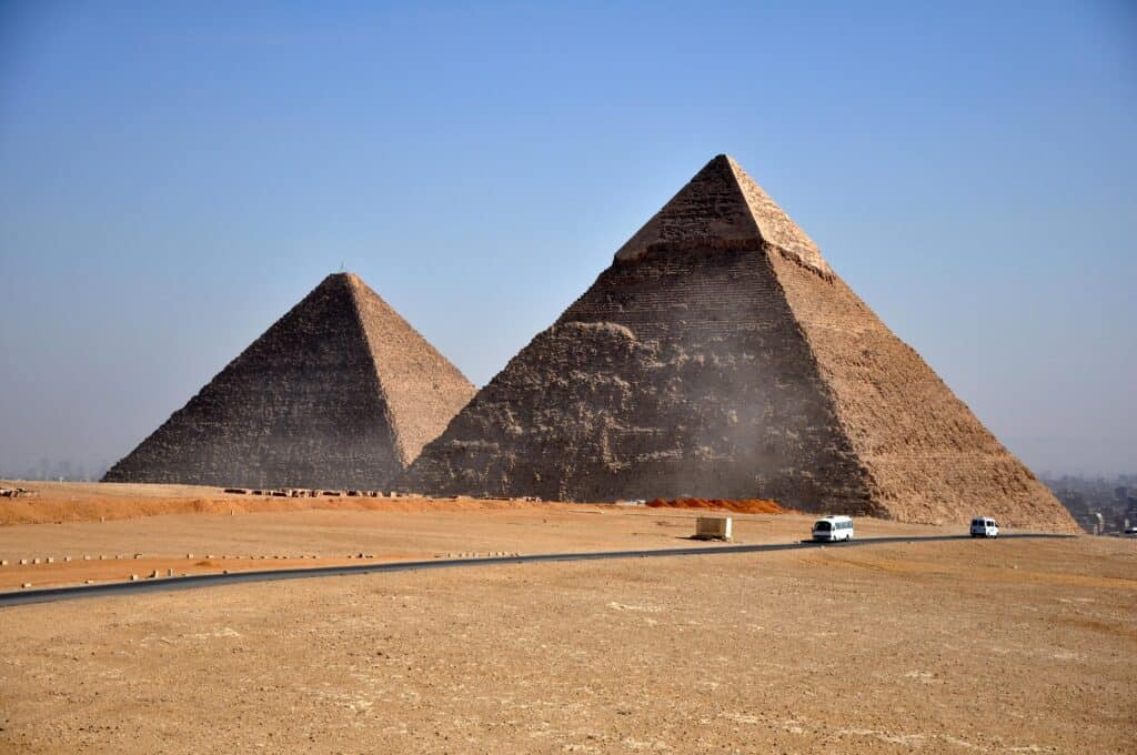 Great Pyramid Of Giza As A Blinding Geometric Peak