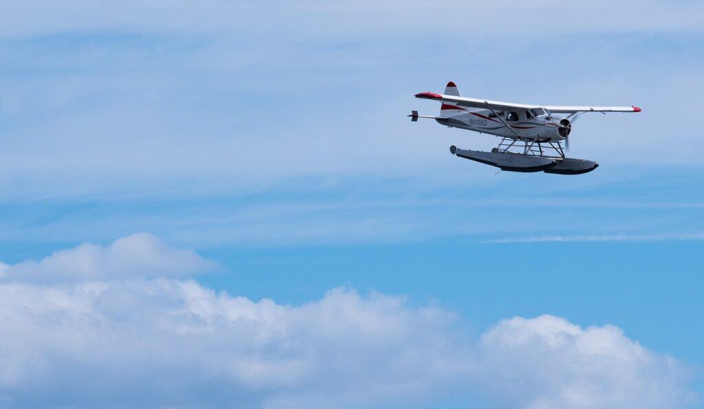 russell_yan-seaplane-1552054_1280