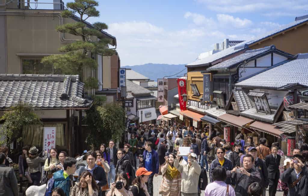 Kyoto Gion district crowded tourists