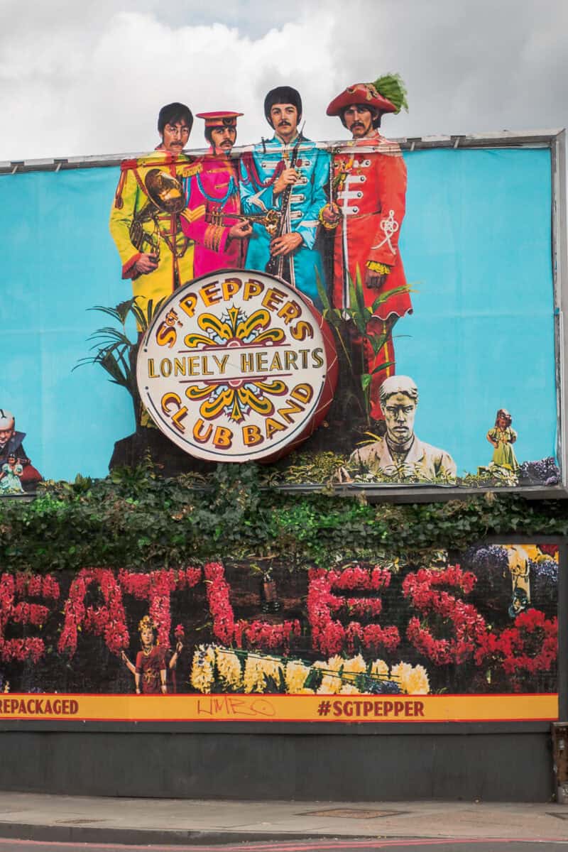 "Sgt. Pepper’s Lonely Hearts Club Band" (The Beatles, 1967)