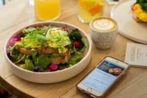 phone booking restaurant reservation app