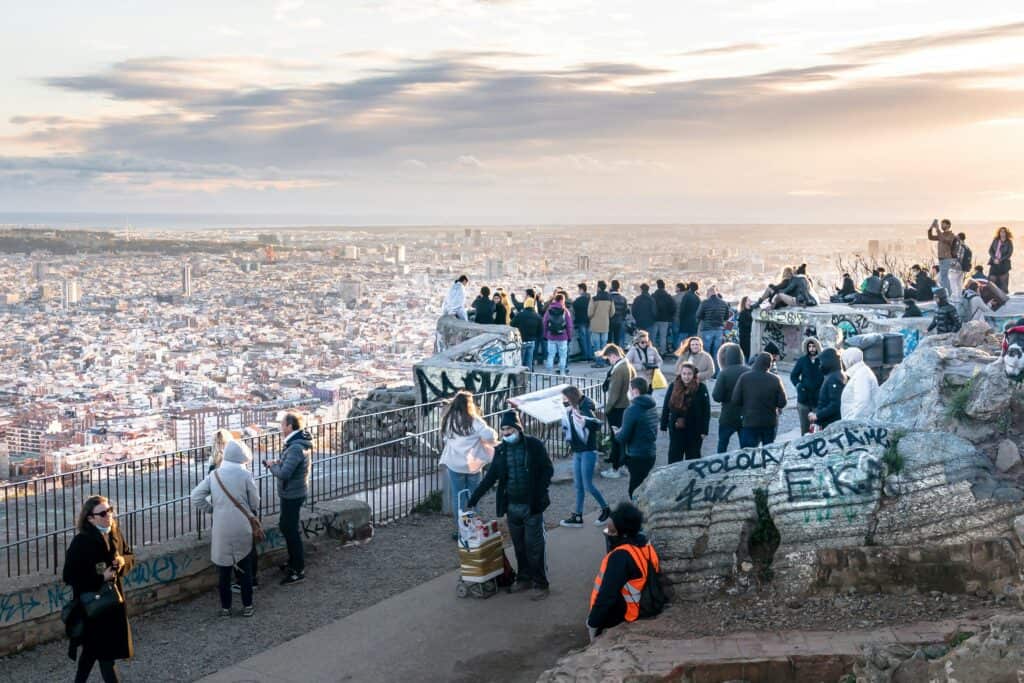 scenic viewpoint selfie crowd