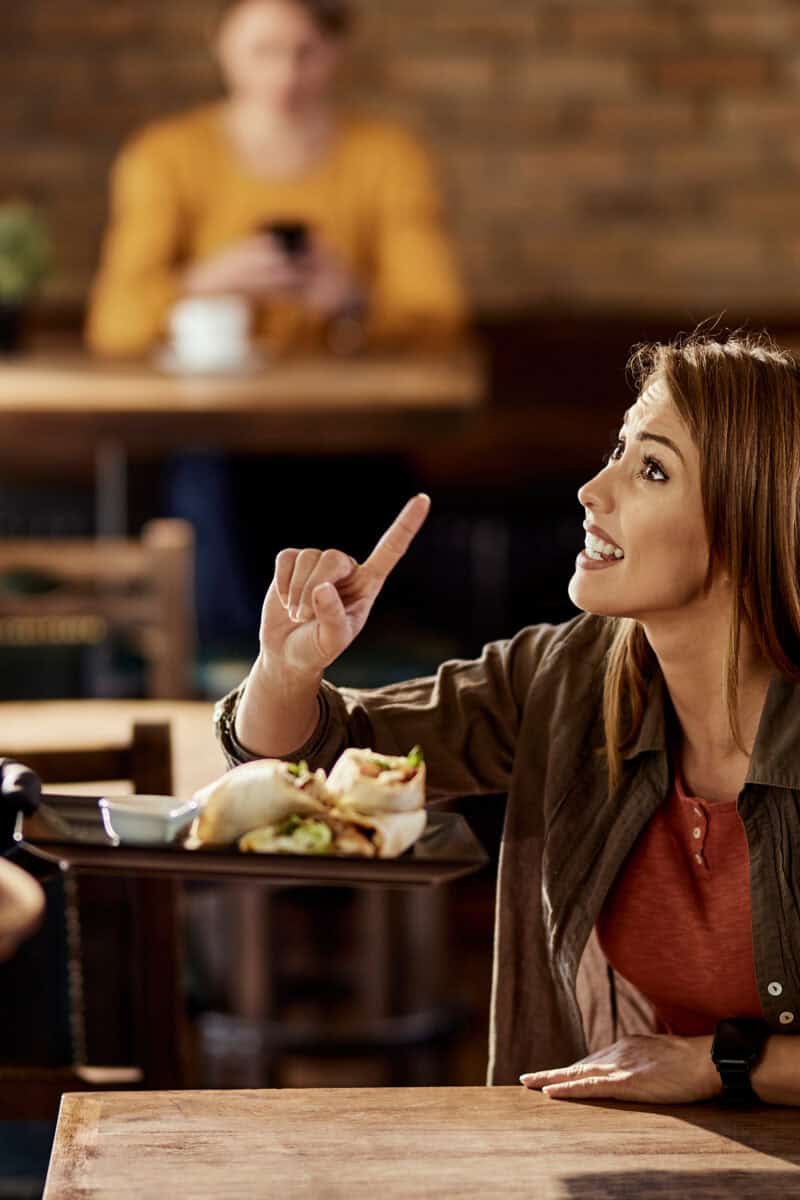 13 Reasons Why Americans Hate Going Out to Eat at Restaurants Now