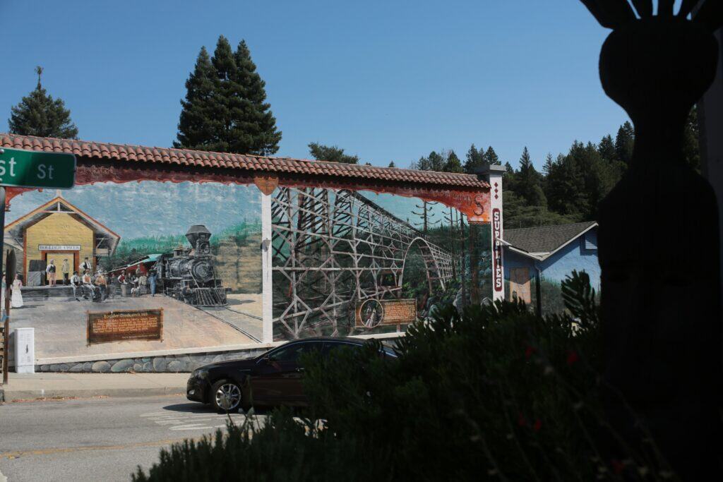 Ely Blends Murals With Railroad History