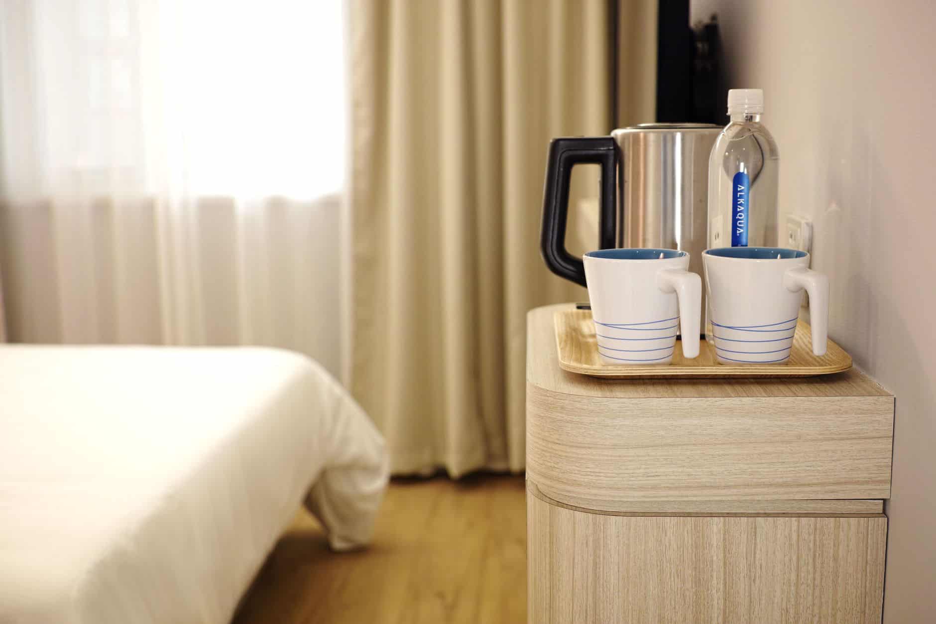 hotel room amenities