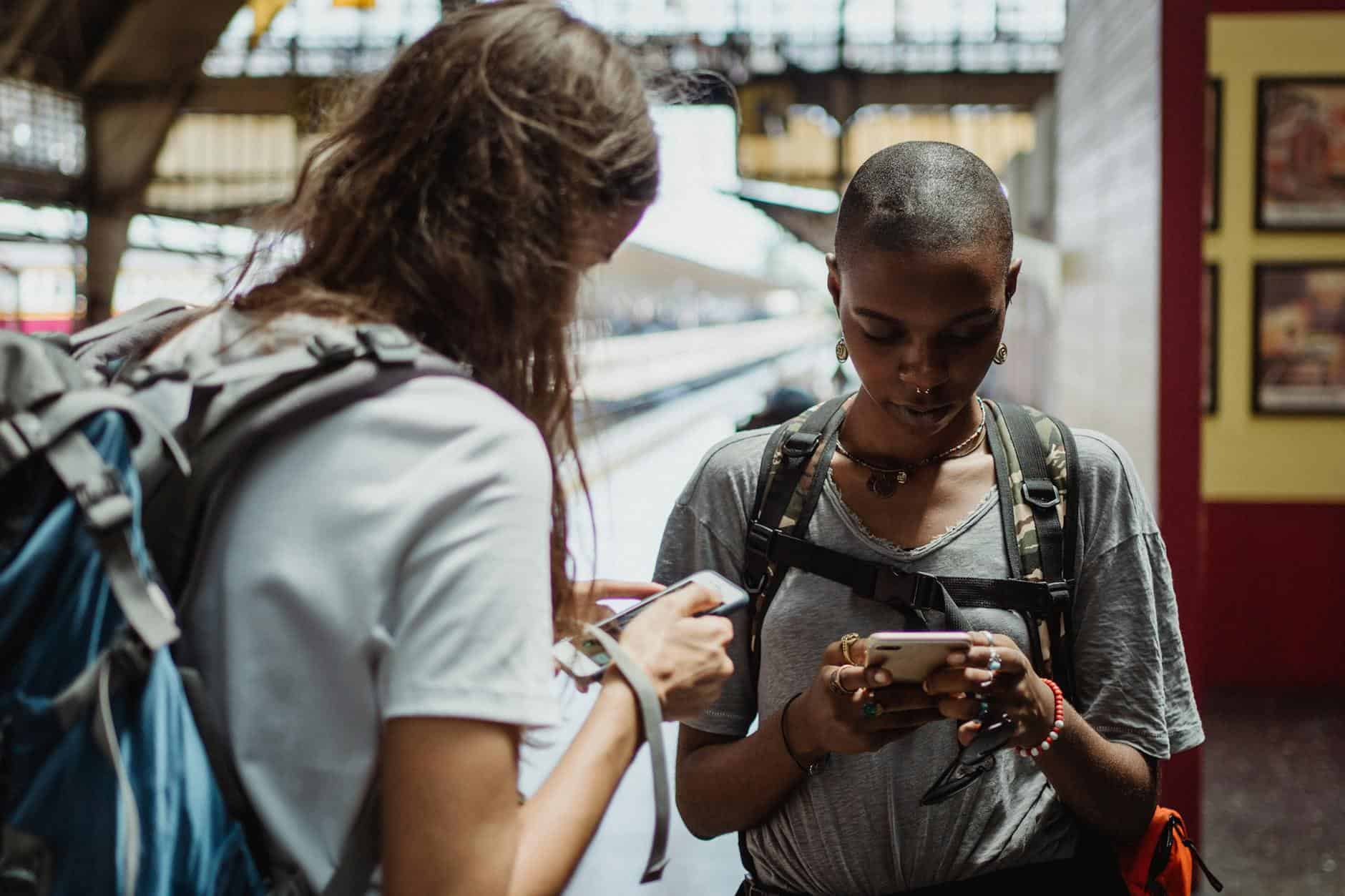 traveler phone navigation city