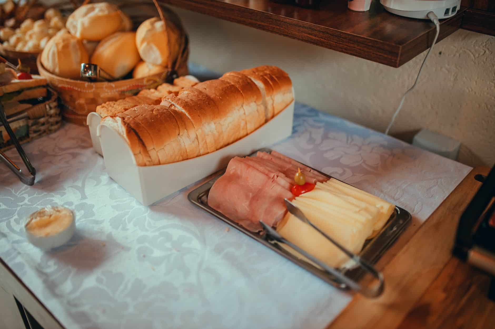 continental breakfast hotel