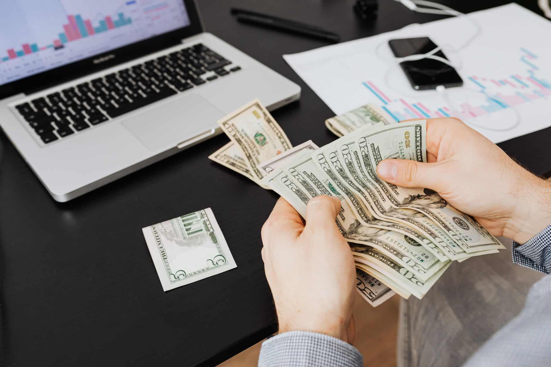 income money laptop