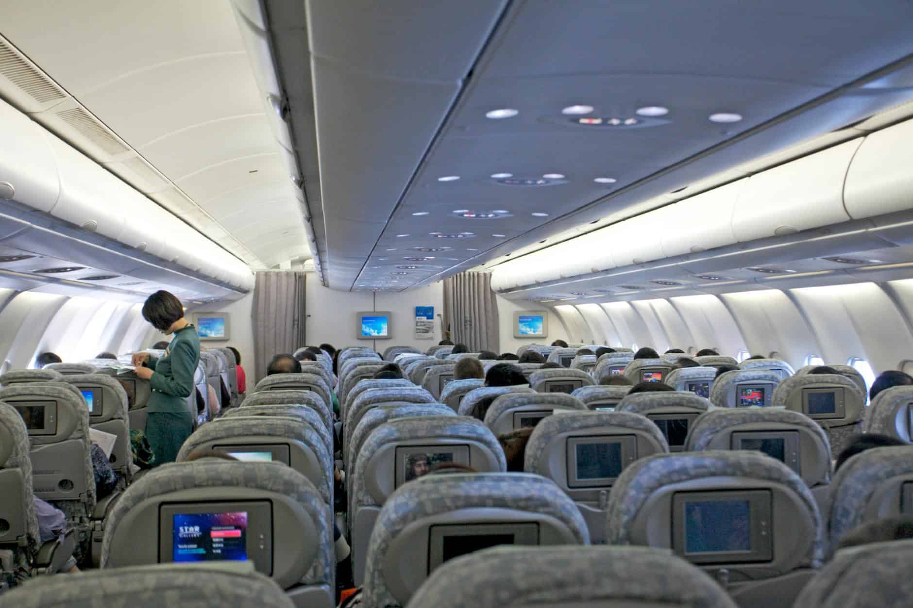 airplane business class boarding
