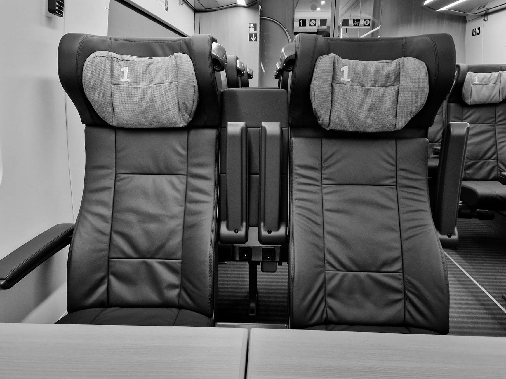 lie flat business class seat