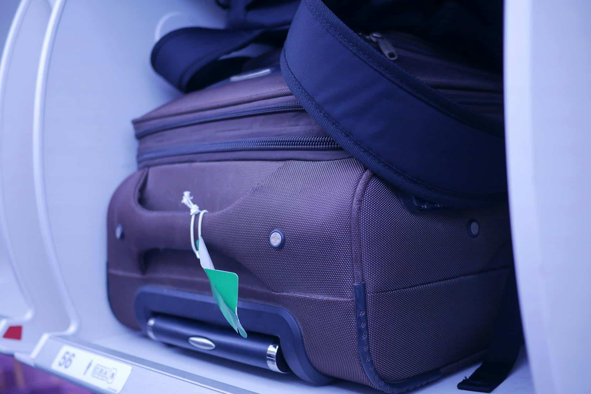 carry on bag size airplane overhead