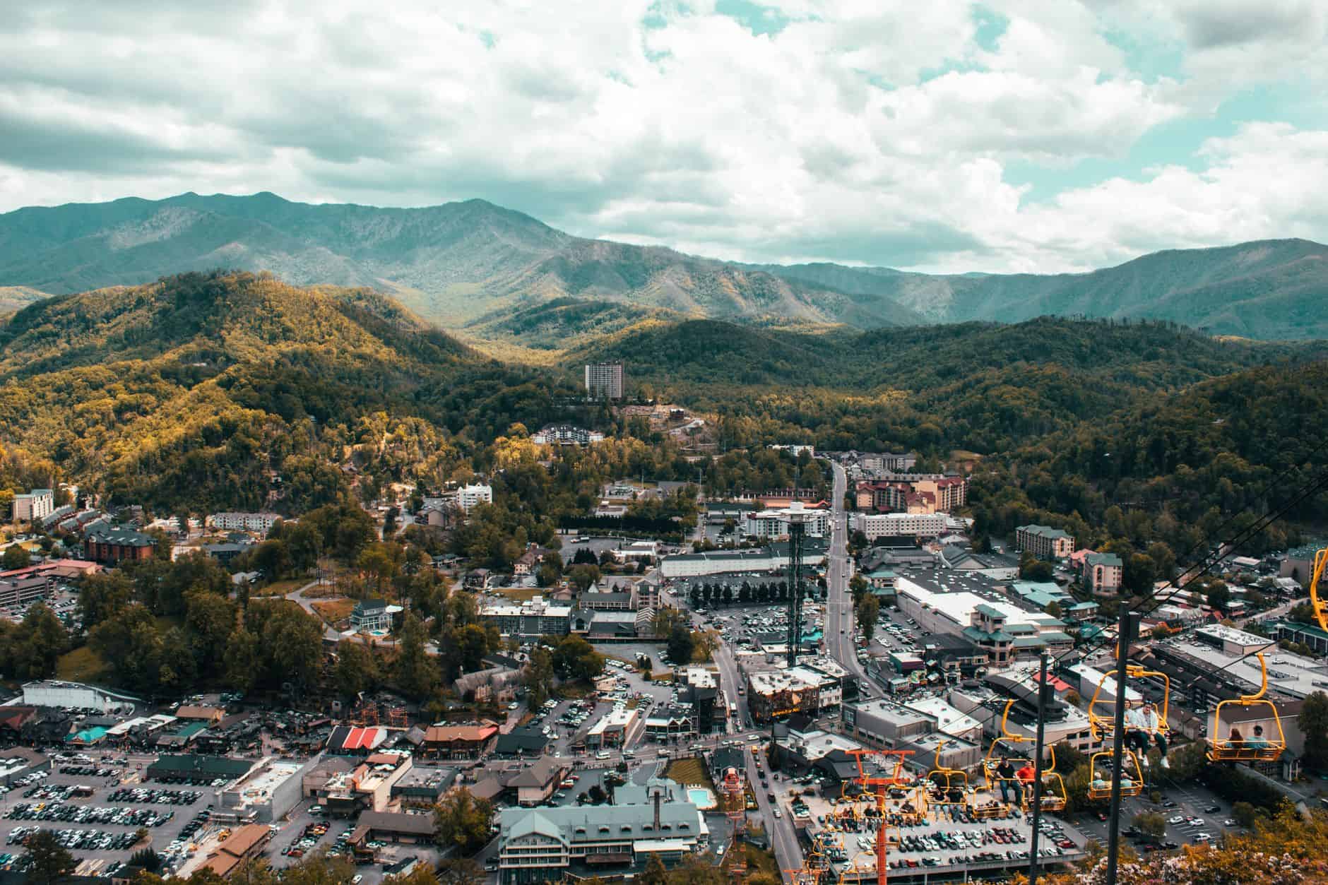 smoky mountains crowd traffic