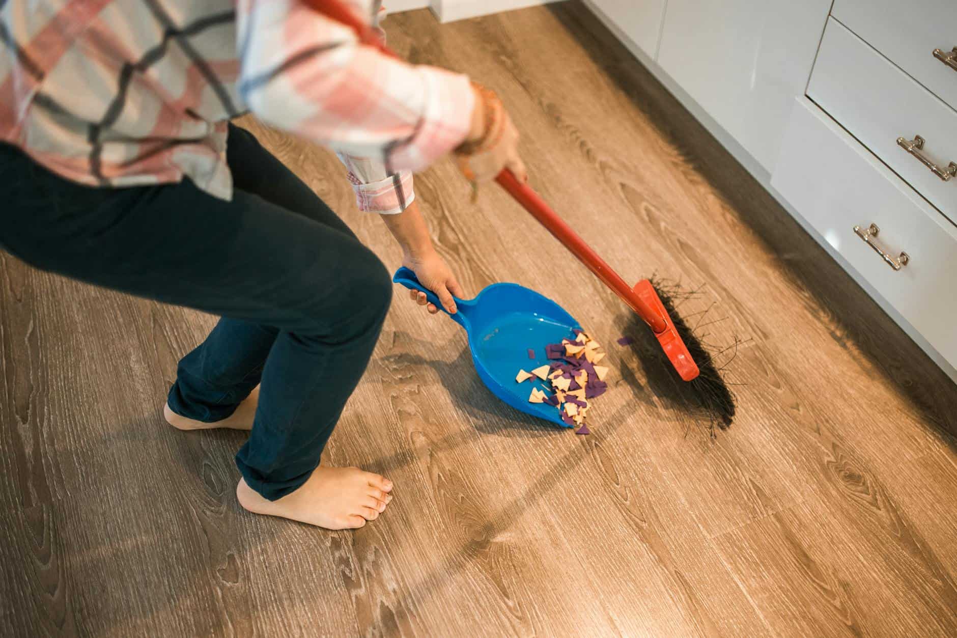 checklist apartment cleaning chores