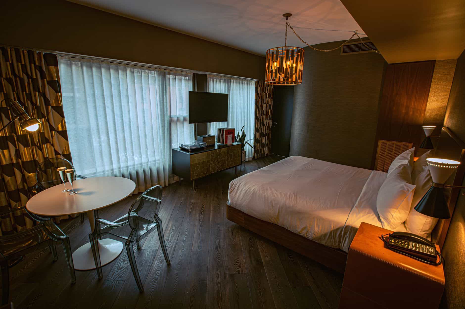 Manhattan hotel room
