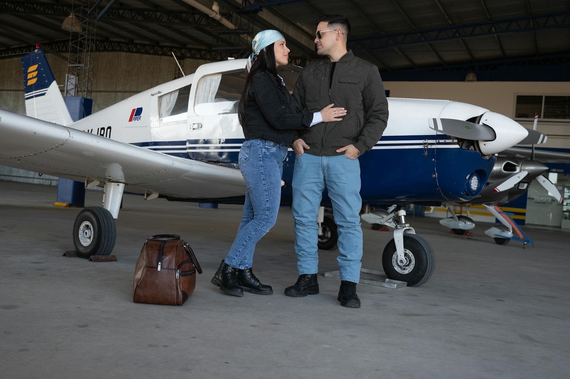 travel airport stress couple