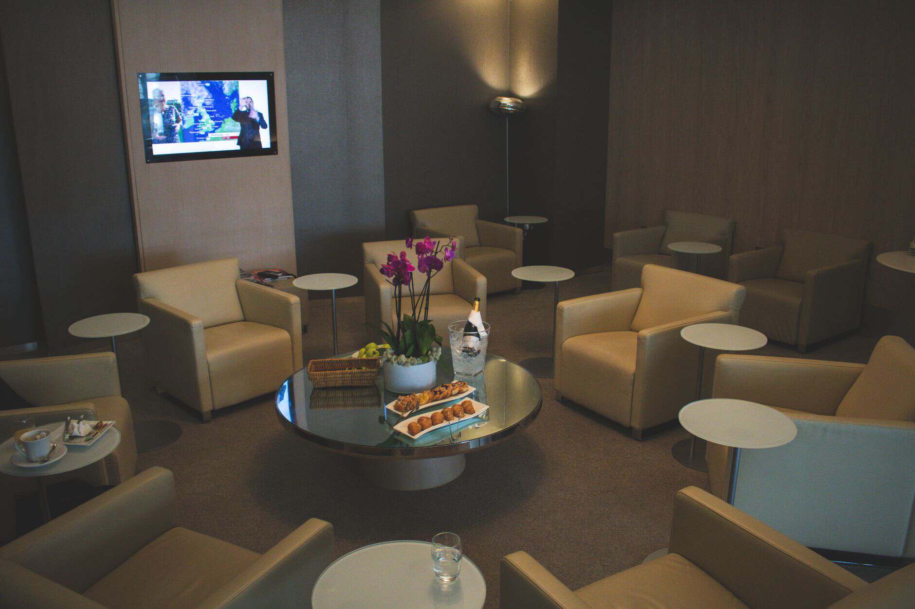 premium airport lounge