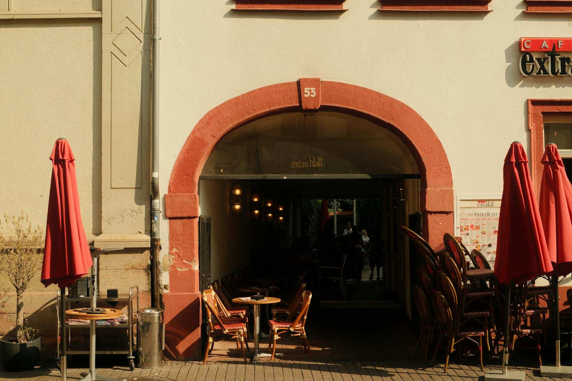 expat cafe Europe