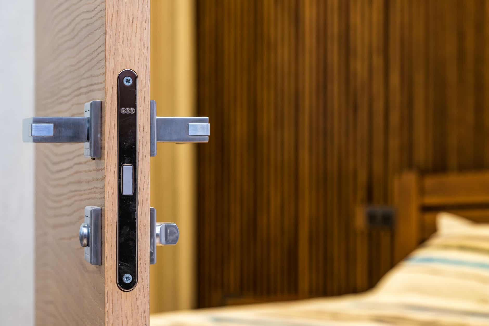 hotel door lock security