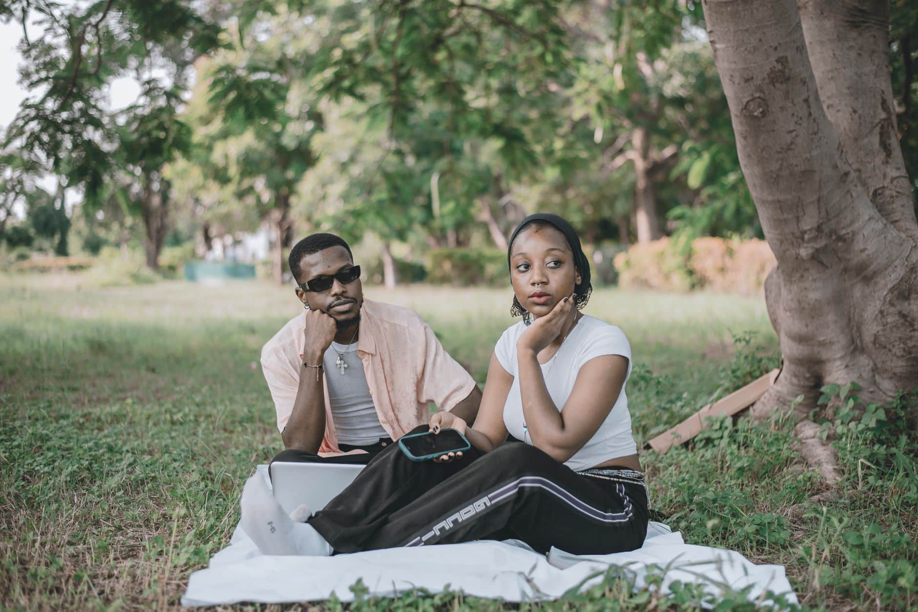 couple quiet conversation