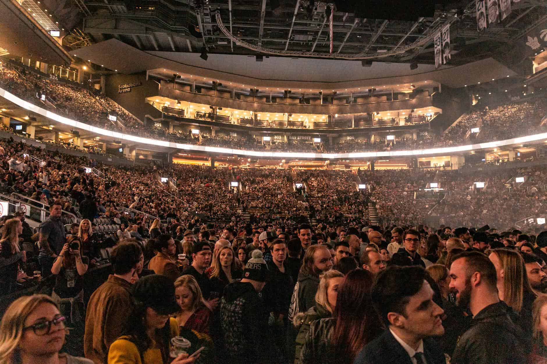concert arena crowd