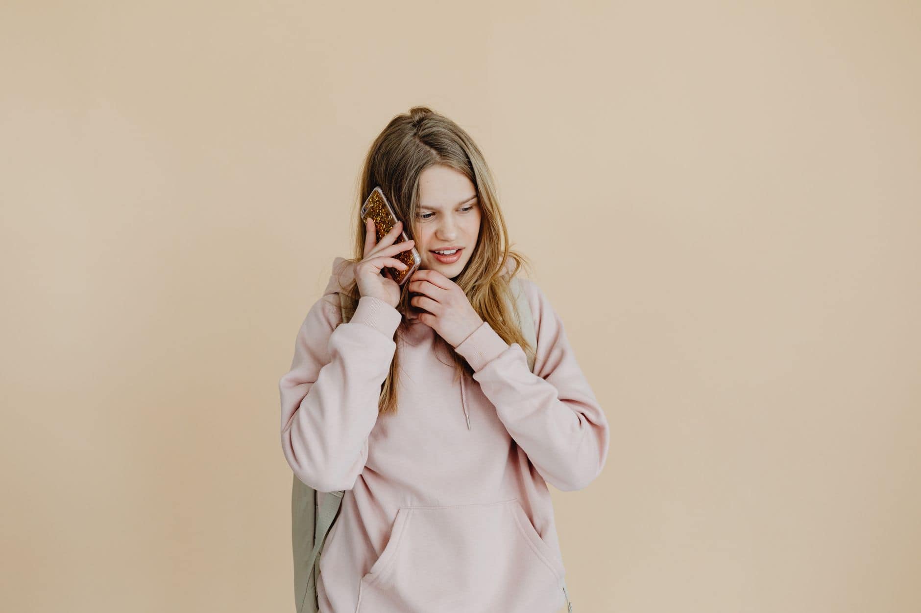 teenager phone travel