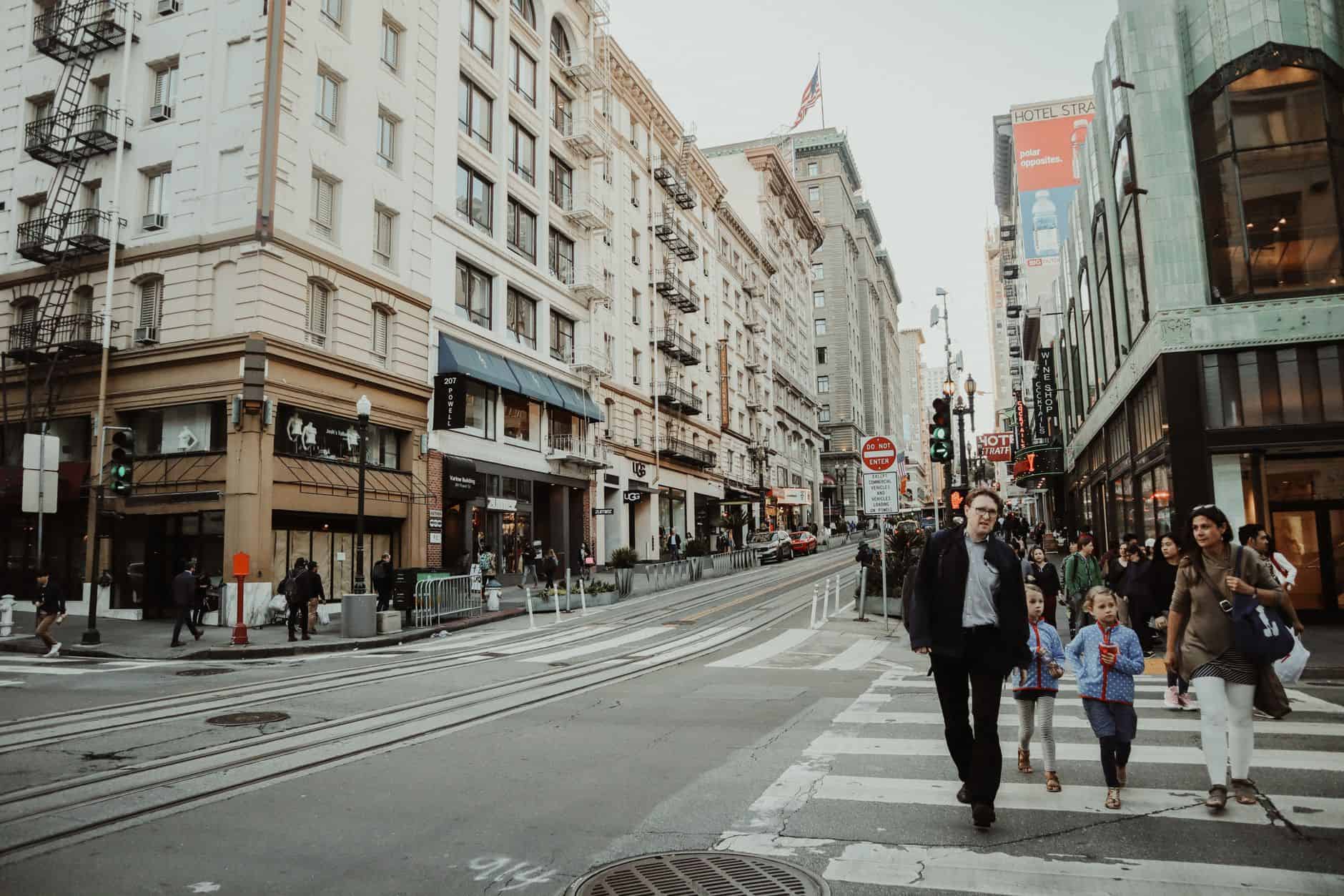 city travel family