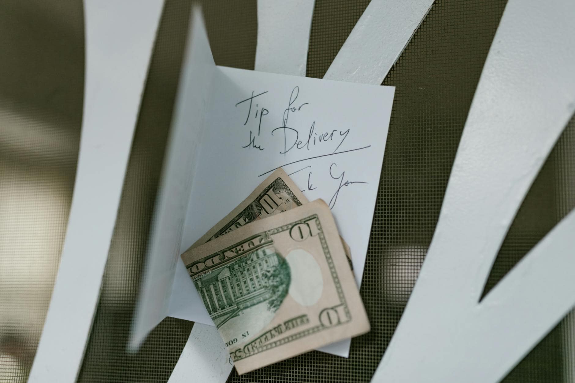 american restaurant bill tip