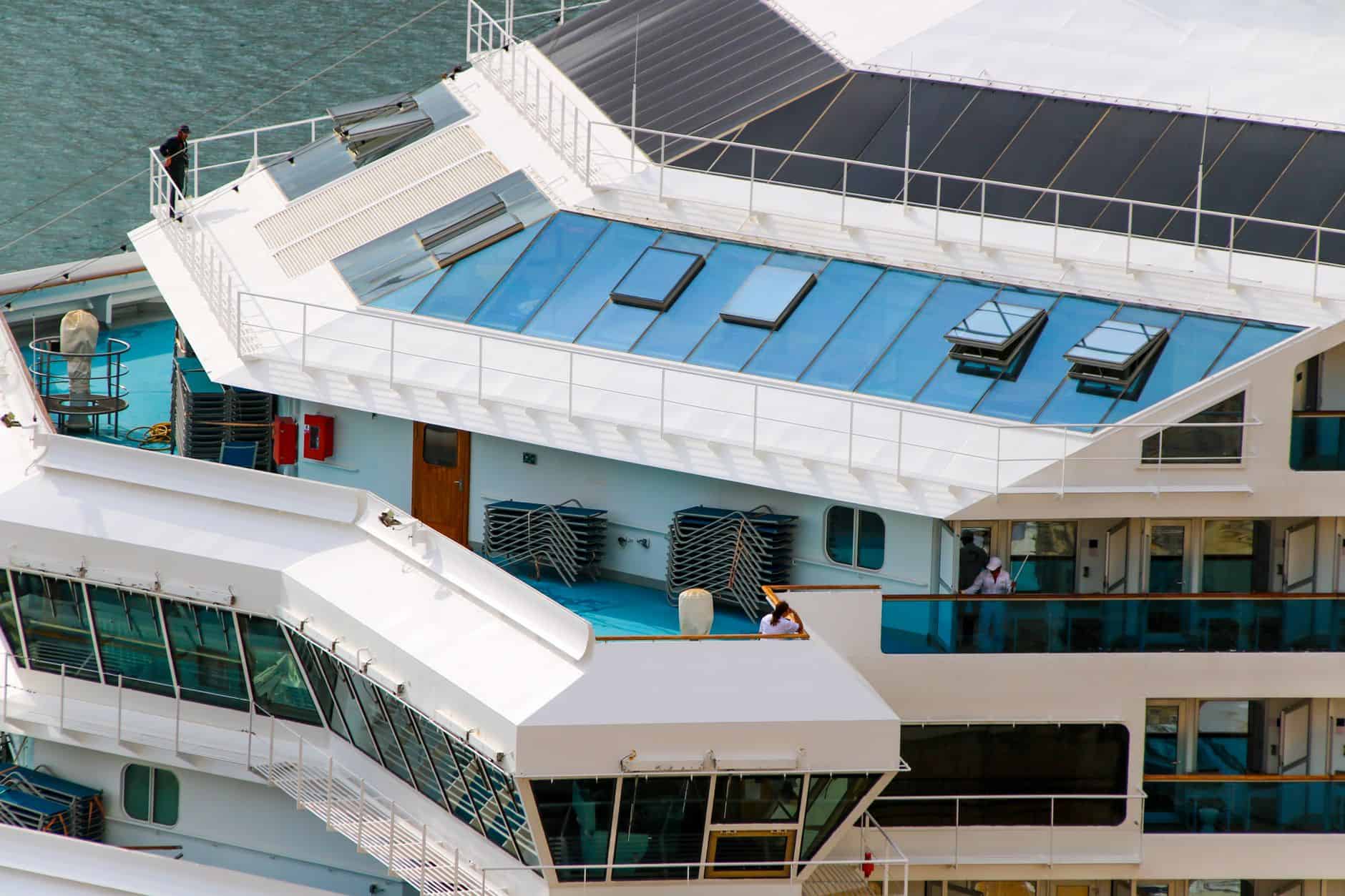 cruise passengers buffet