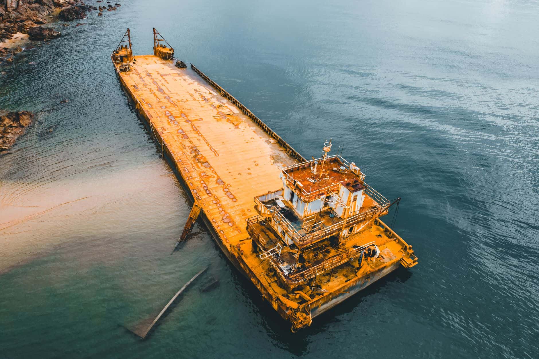 ocean pollution ship