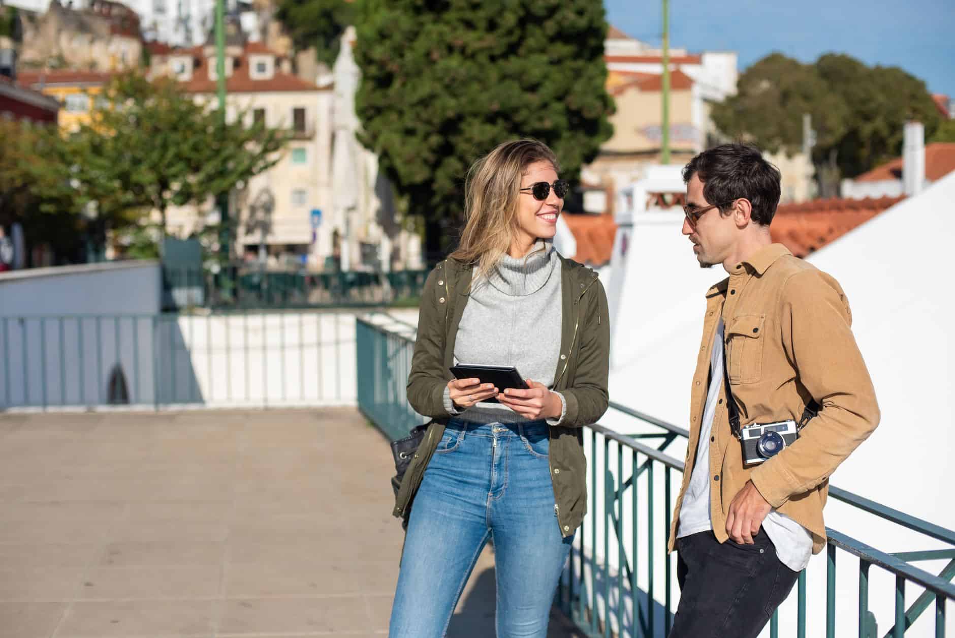 couple travel conversation