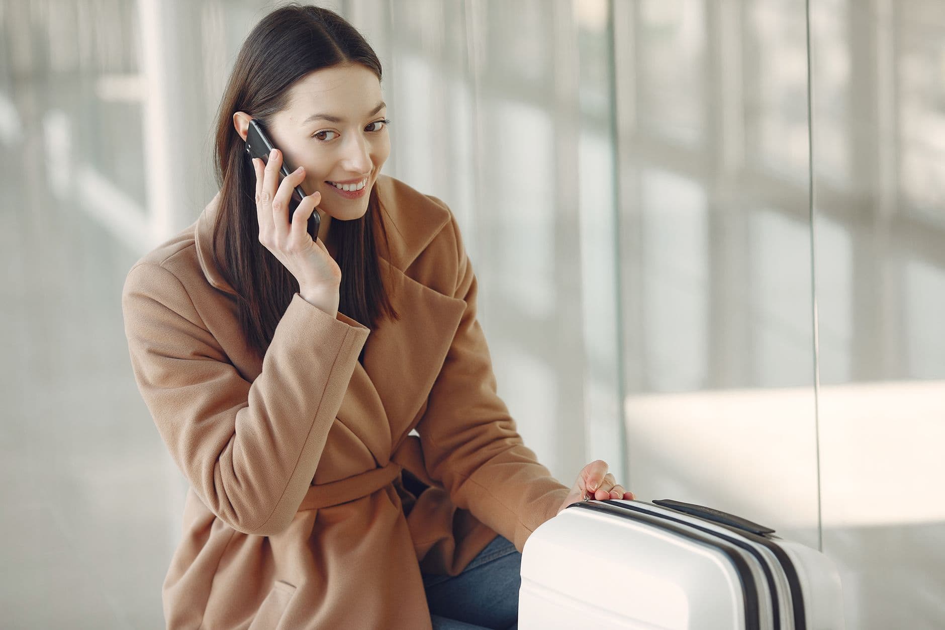 passenger gate agent positive interaction – photo by Gustavo Fring on Pexels