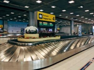 Airport baggage carousel crowd