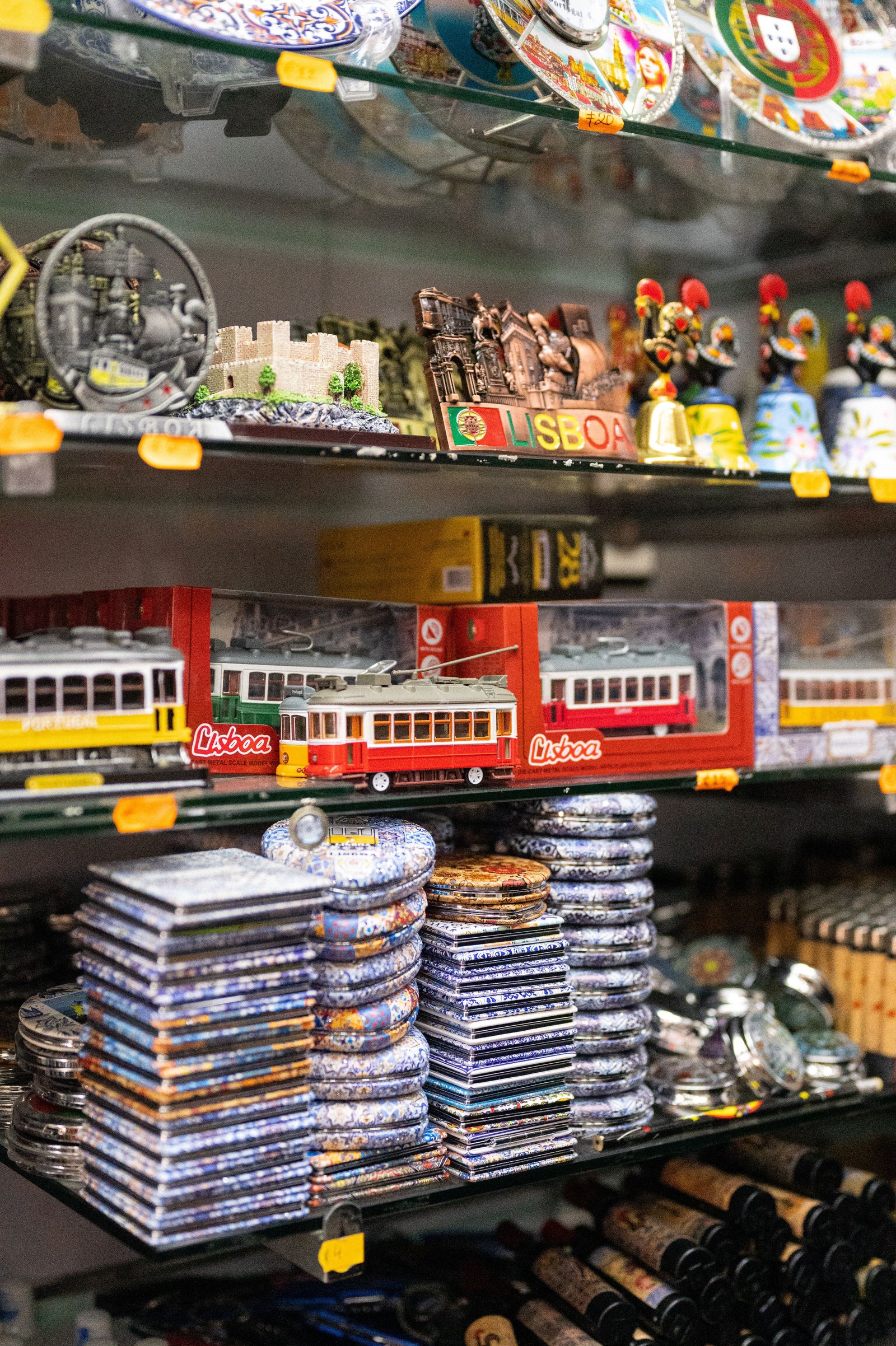 airport souvenir shopping travel